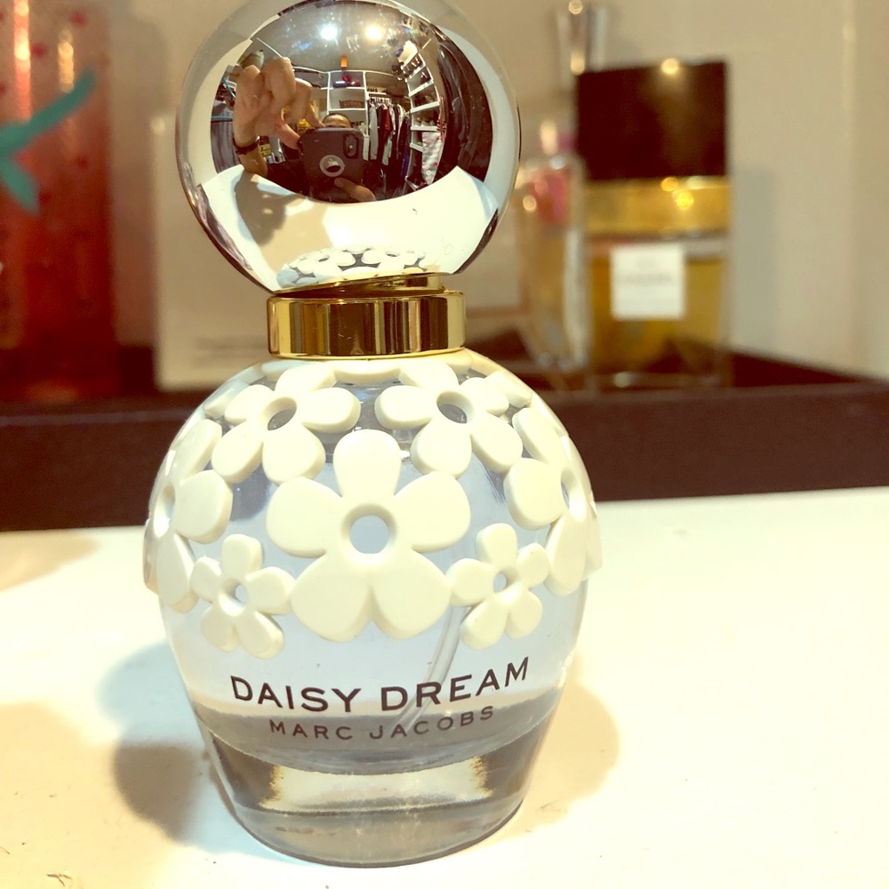 Daisy Dream by Marc Jacobs